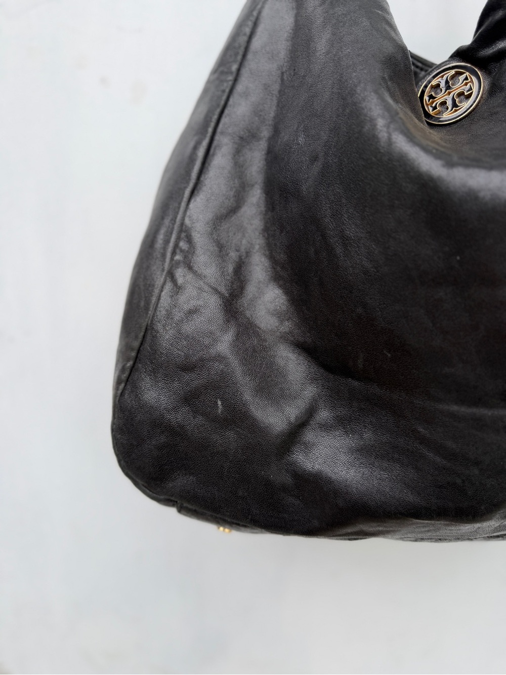 Tory Burch Black Leather Slouchy Shoulder Bag guc - Picture 4 of 10